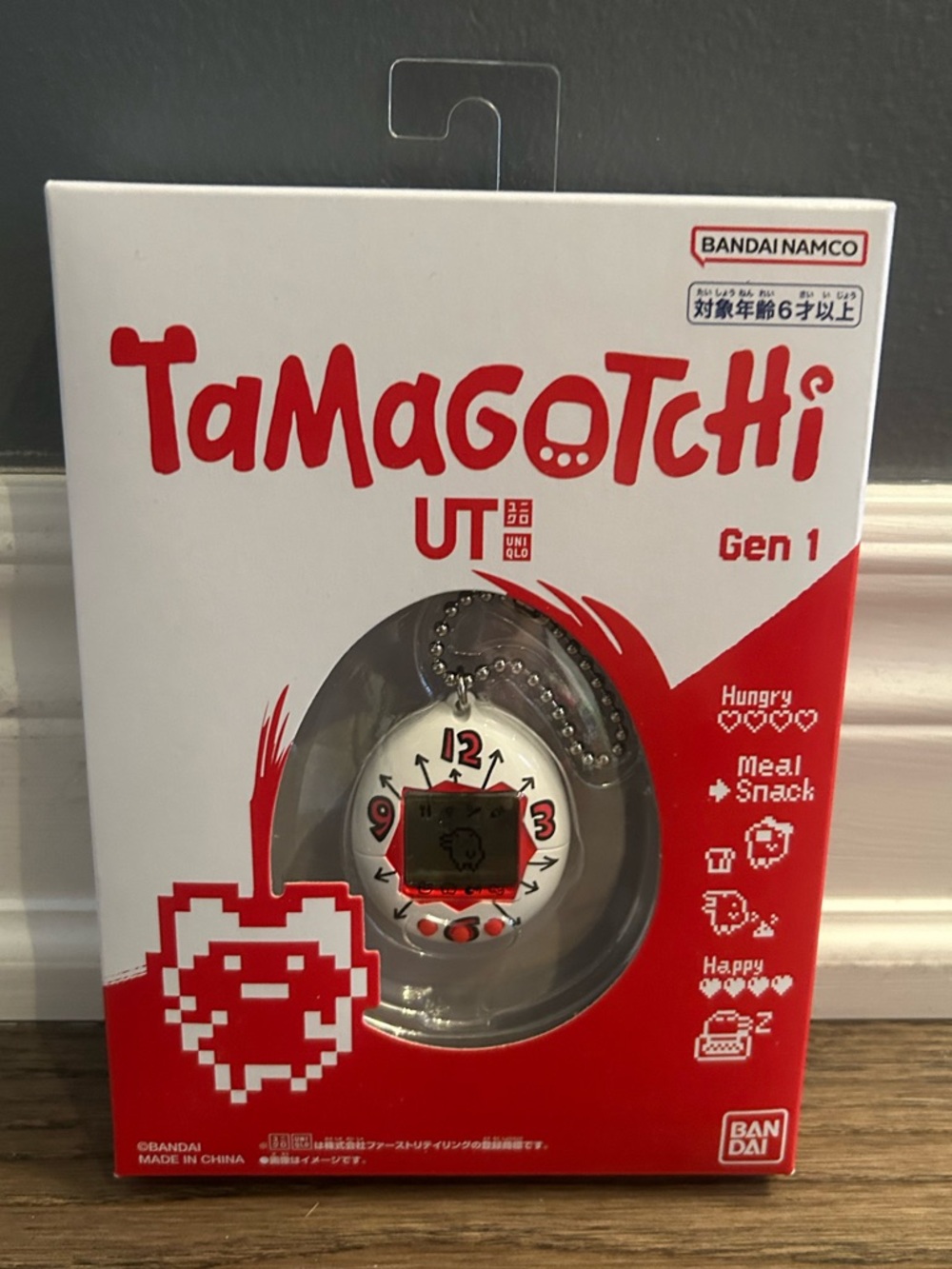 Uniqlo x Tamagotchi 2025/2026 version